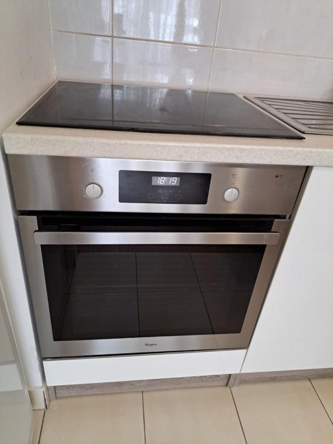 Mariposa: Balcony Apartment with Parking Near Split's Largest Mall Exterior photo