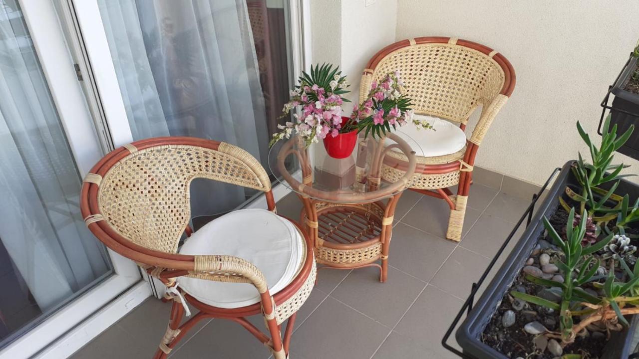 Mariposa: Balcony Apartment with Parking Near Split's Largest Mall Exterior photo